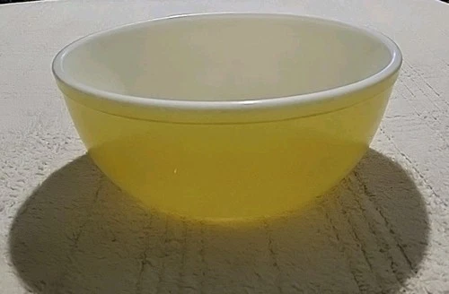 Vintage Pyrex Mid-Century 404 Yellow Primary Color Large 4 Quart Mixing Bowl
