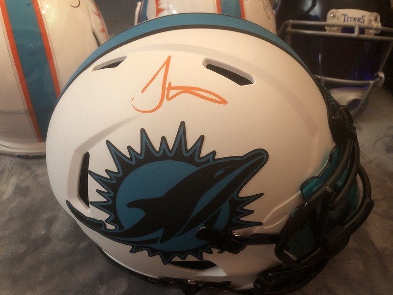 TYREEK HILL SIGNED MIAMI DOLPHINS LUNAR FULL SIZE AUTHENTIC HELMET, VISOR, 3D 