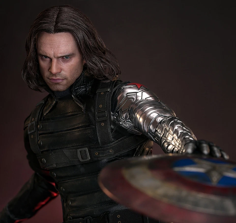 PRESALE Hot Toys MMS790AEB Winter Soldier Artisan Edition Special Edition Figure - Image 4 of 4