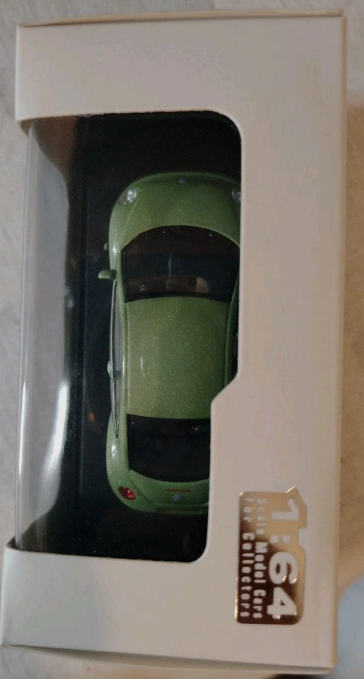 SOLIDO -VOLKSWAGEN NEW BEETLE-Modellino Auto Metallo Verde Acido 1:64 - Immagine 3 di 4