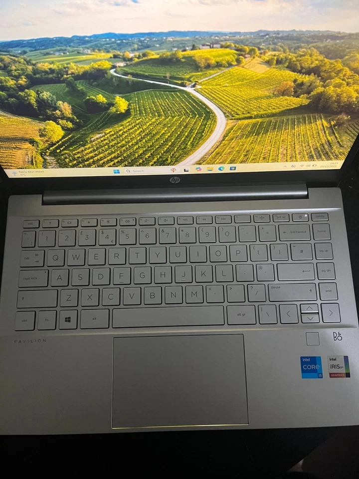 HP Pavilion 14-dv0521sa 14" - Touchscreen, Intel Core i5, 512GB SSD, Silver - Image 3 of 4