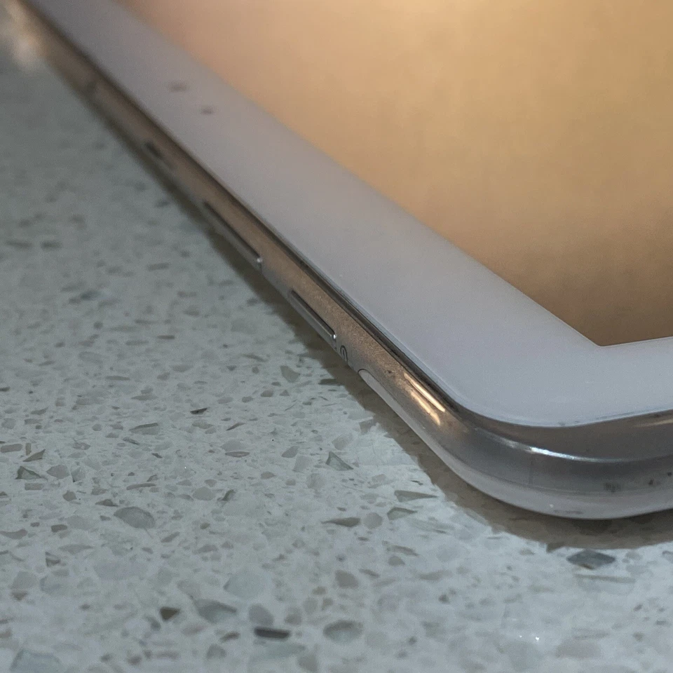 Samsung Galaxy Tab 2 10.1in GT-P5110 16GB Android Tablet WiFi  White AU #355 - Image 4 of 4