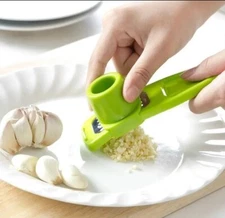1pc Green Multi Functional Ginger Garlic Grinding Grater 