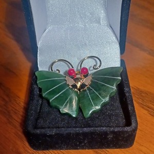 Vintage Jade Butterfly Red Coral Eyes Gold Tone Moth Bug Brooch Pendant Pin
