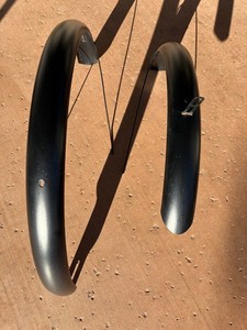 Specialized Turbo Como 4 (2019) Fender Set – Black w/ Hardware (No Frame Bolts)