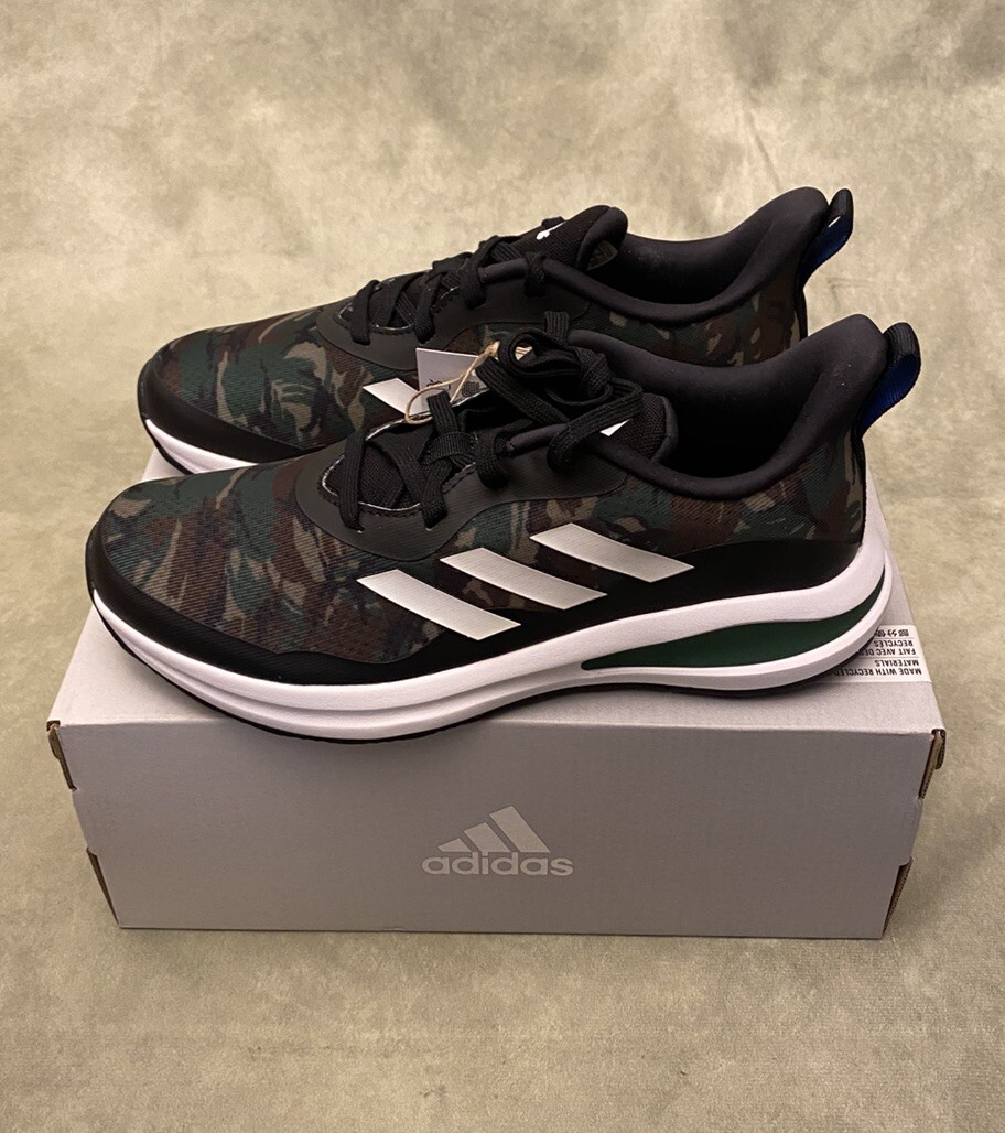 Adidas FortaRun K Sz 5 BIG BOYS Adidas FortaRun K Sz 5 BIG BOYS