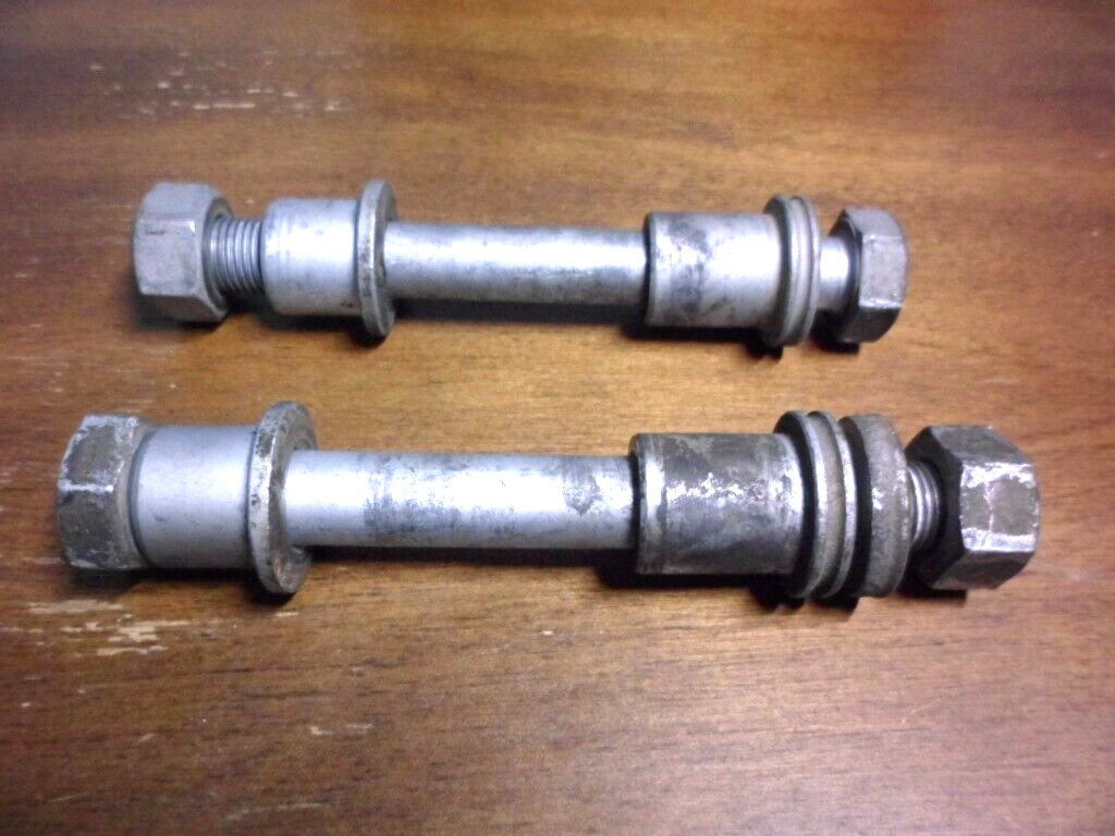 2008 Maserati Quattroporte - Front Strut Bottom Bolt Pair Left & Right Side