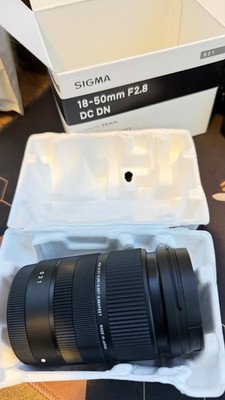 Sigma 18-50mm f/2.8 DC DN Zoom Lens Sony E-Mount AF 55mm Hood Box
