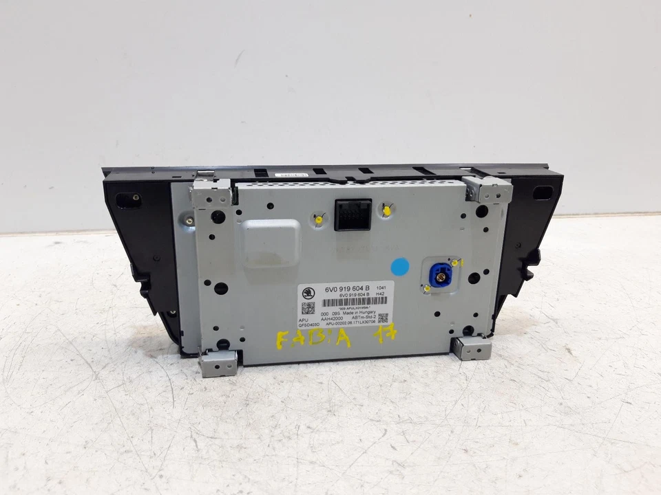2017 SKODA FABIA Radio Hauptgerät Stereo Display 6V0919604B Original Needs Code - Bild 3 von 4