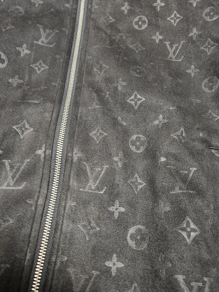 Chaqueta de gamuza Louis Vuitton talla L negra para hombre Foto 2 de 4