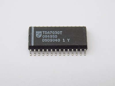 1x Philips TDA7030T