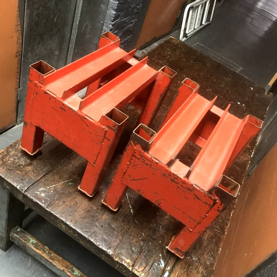 2 BASES MODULARES DE METAL ROJO PARA MESA DE CENTRO O AUXILIAR SHABBY INDUSTRIAL GRANJA LOFT CHIC Foto 3 de 4