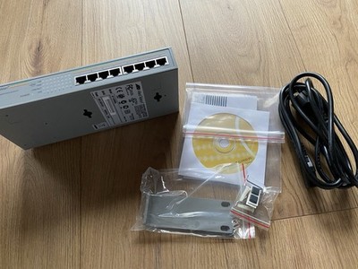 Allied Telesyn AT-GS900/8, 10/100/1000Base-T,  Gigabit Ethernet Switch