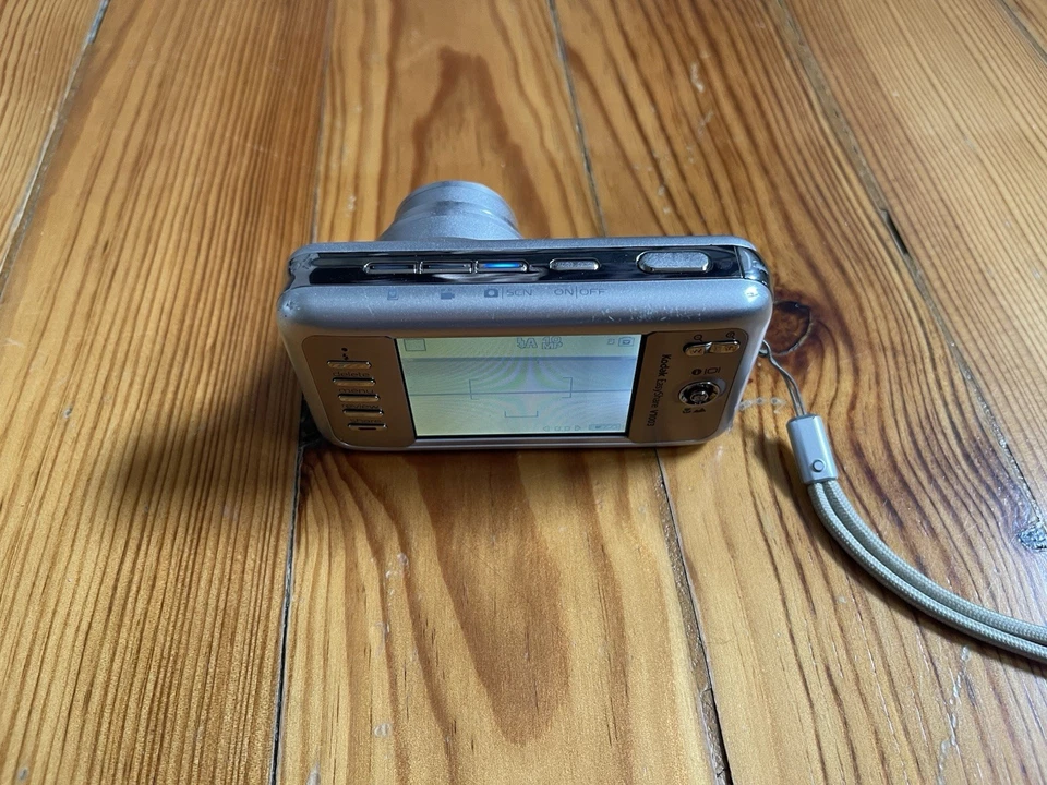 Kodak EasyShare V1003 Digitalkamera | 10 MP |   - Bild 2 von 4