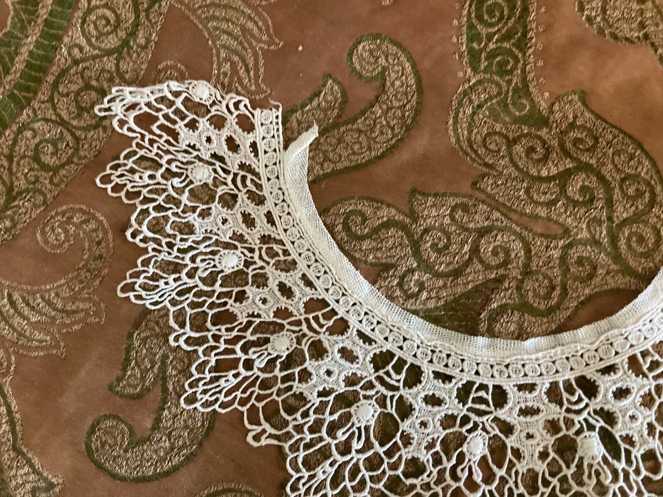 Antiguo/Vintage Hecho a Mano Aguja Collar de Encaje ~ Intrincado Diseño Floral, Eduardiano Foto 3 de 4