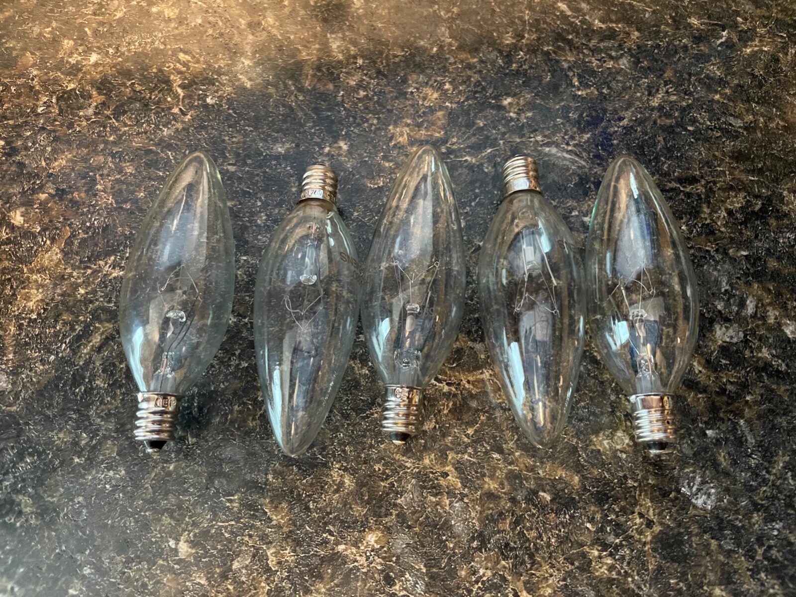 5 Used GE Crystal Clear Blunt Tip Decorative Light Bulbs 40 Watt, 280 Lumen