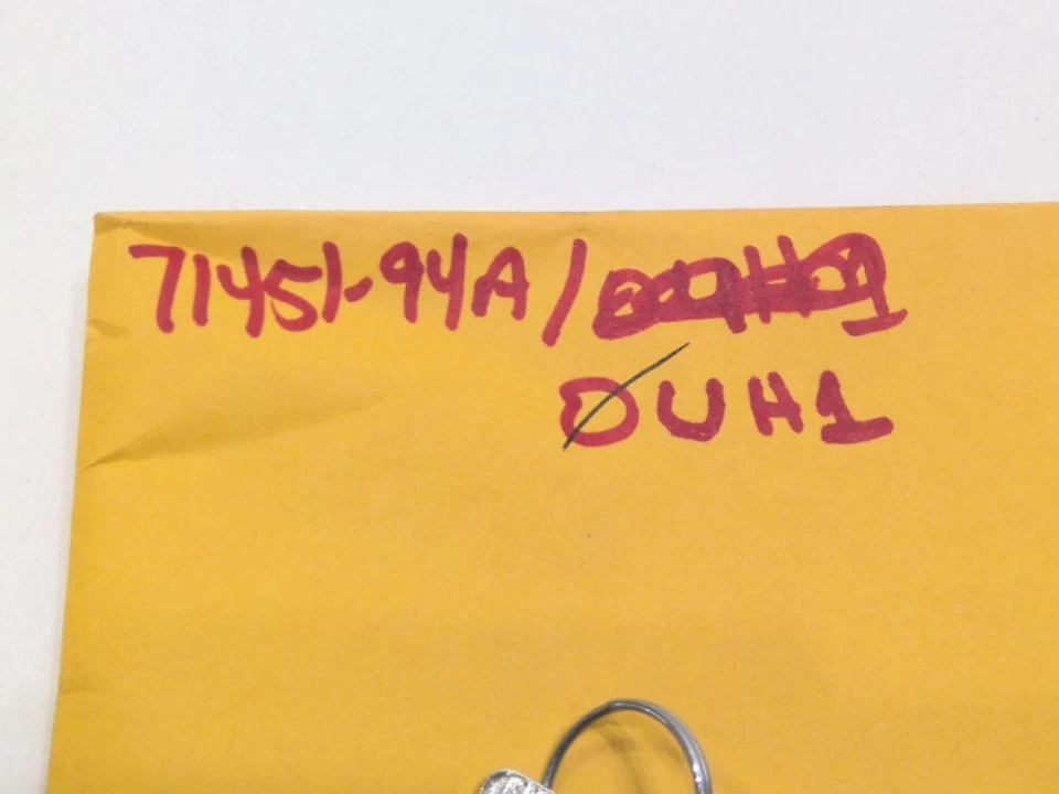 Nuevo de Lote Antiguo Original Harley Davidson Sportster XL JUEGO DE LLAVES CÓDIGO OEM 0UH1 71451-94A Foto 3 de 3