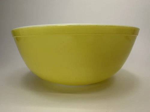 Vintage Pyrex 404 Yellow Nesting Mixing Bowl 4 Qt Primary Color 1960s Large USA