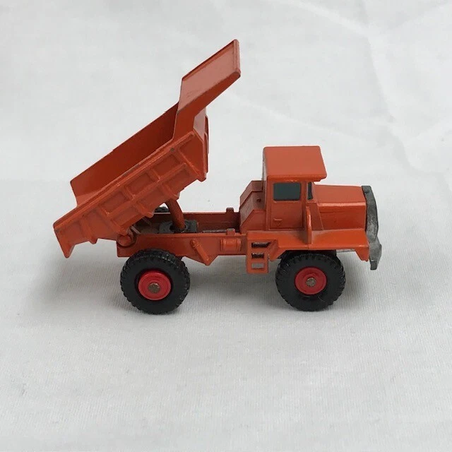 Vintage 1968 Matchbox Lesney No. 28d Mack Dump Truck - Excellent Condition - Image 2 of 4