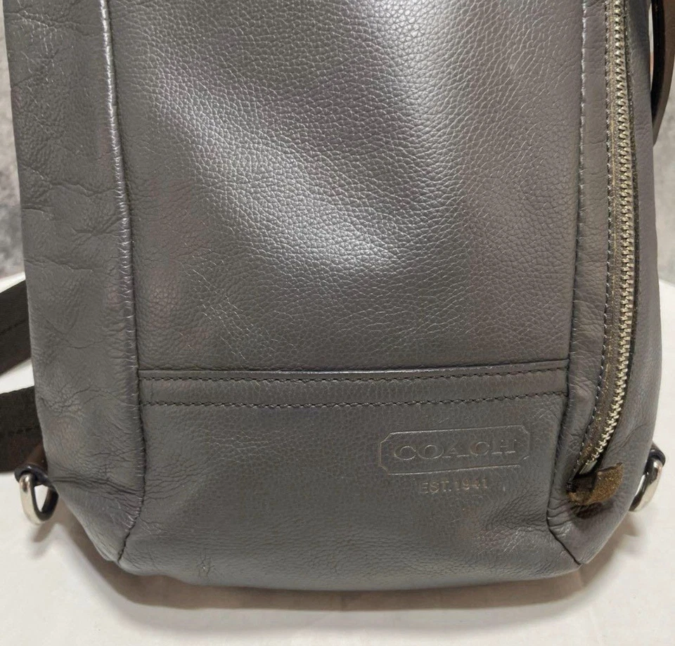 Bolso de hombro Coach para hombre de cuero granulado gris/marrón Foto 3 de 4