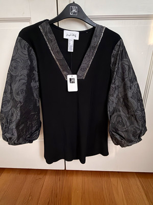 NWT Joseph Ribkoff Black Gray Floral Jacquard V Neck Puff Sleeve Blouse Size 10