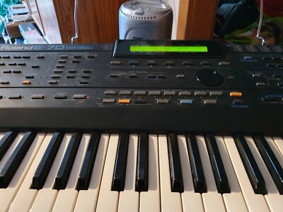 roland midi Intelligent Synthesizer keyboard E 70