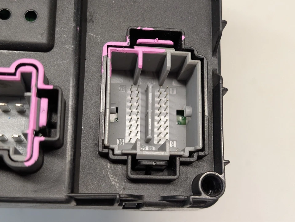 Módulo de control electrónico central Volvo XC90 V70 S80 S60 2005-2014 30765148 Foto 4 de 4