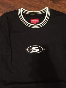 supreme rib logo