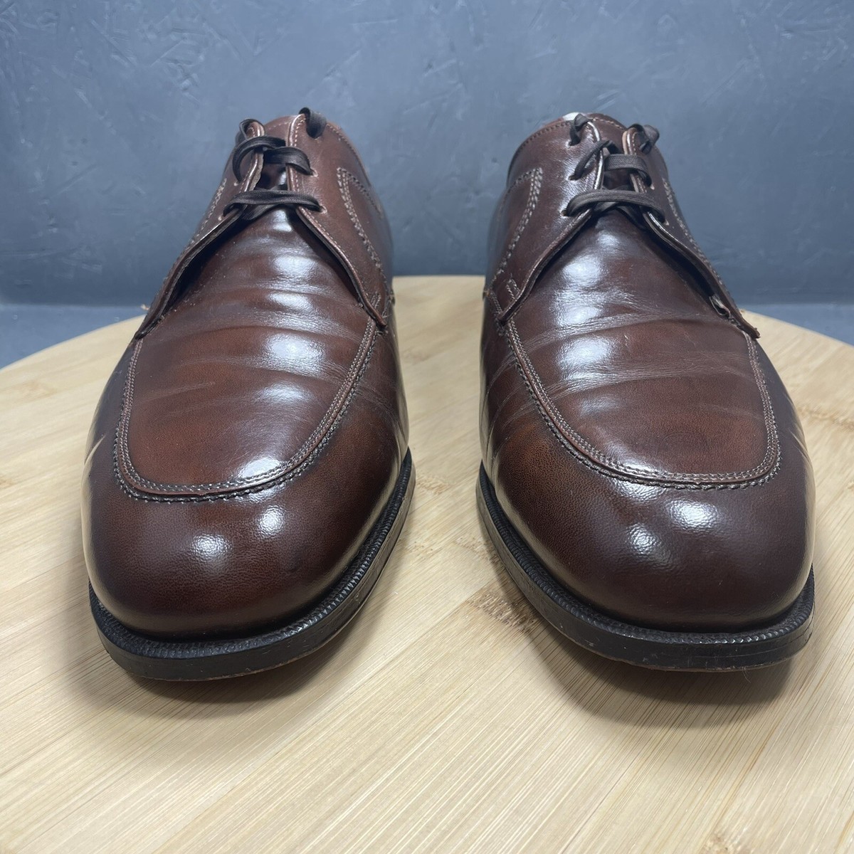 Nice Vintage Florsheim Men display picture 3
