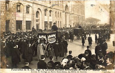 CPA PARIS 4e Funerailles du Cardinal Richard. Arrive du Cortege (464254)