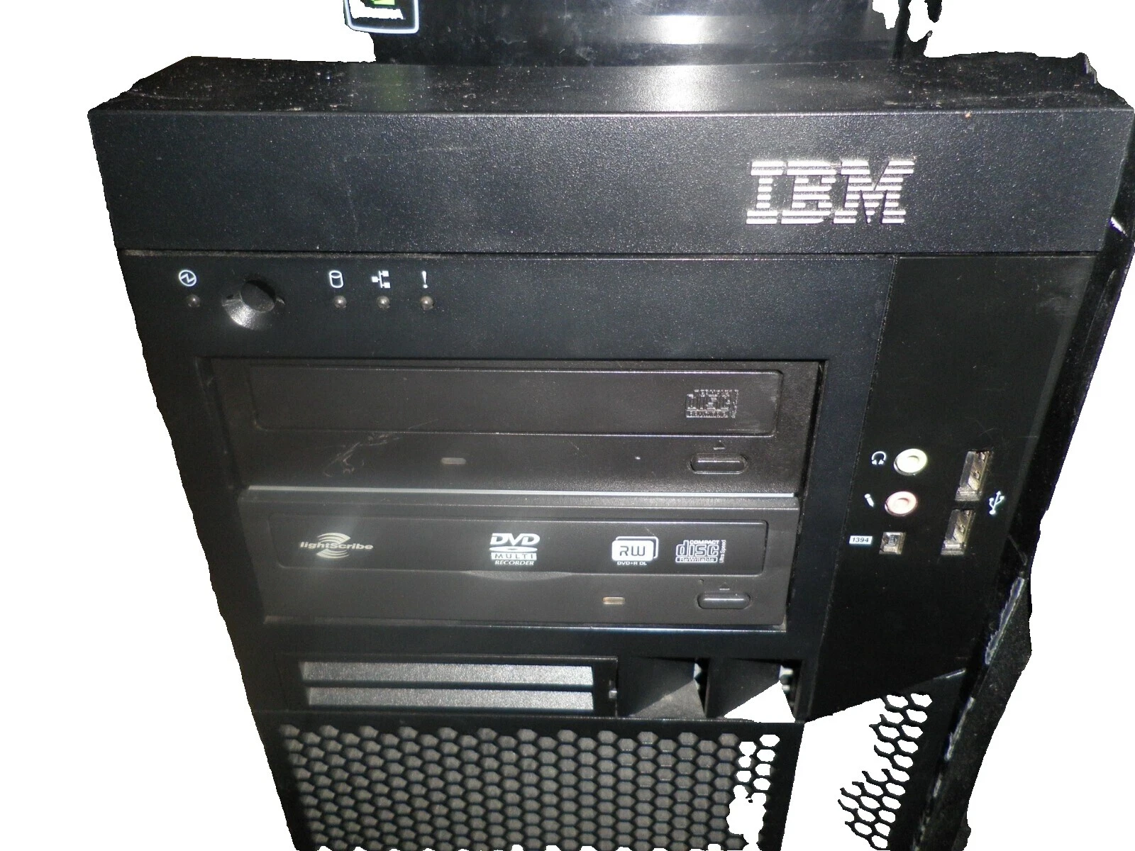 Настольные ПК и моноблоки IBM OS не входят в комплект