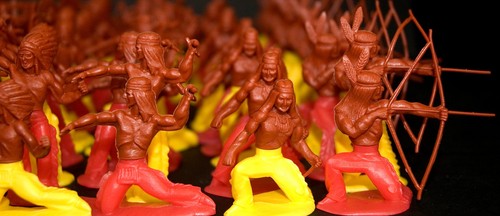 50 INDIANER FIGUREN SIOUX GELB/ROT BEWAFFNET WUNDERTÜTE MANURBA HÖFLER HEINERLE - Bild 6 von 12