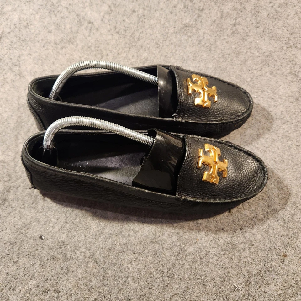 Zapatos mocasines planos Tory Burch para mujer talla 11 de cuero negro con logotipo de conducción Foto 3 de 4