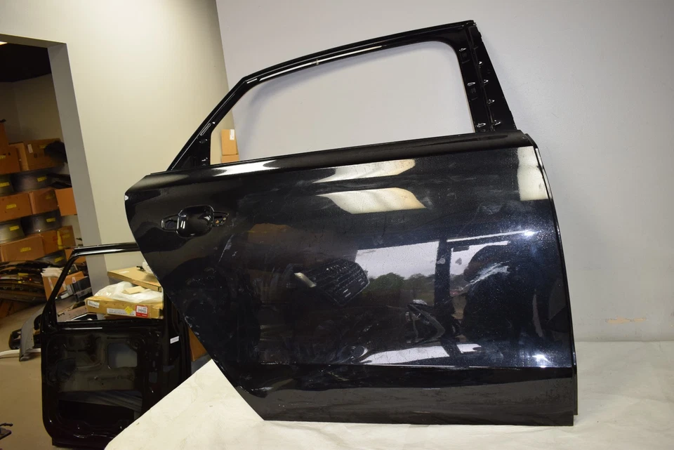 CUBIERTA PUERTA LATERAL PASAJERO TRASERO DERECHO AUDI A8 QUATTRO 4H4833312 Foto 2 de 4