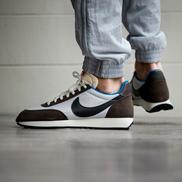 nike tailwind brown