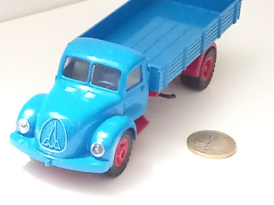 WIKING MAGIRUZ S 6500 CON CASSONE SCALA 1/50 210814 - Immagine 3 di 4