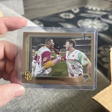2025 Topps #143 All Smiles: Perfect Weather in S.D. Gold #/2025 San Diego Padres