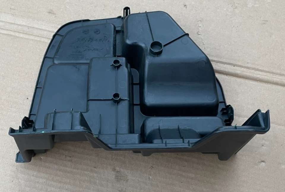 2012-2017 TOYOTA PRIUS V CAIXA DE ARMAZENAMENTO TRASEIRA 64995-47010 - Imagem 3 de 4