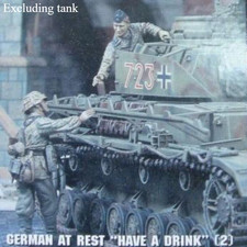1/35 Resin Figure Model Kit WWII German At Rest 2 Soldiers Unassembled Unpainted