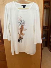 Ladies Tunic; Joan Vaas; Cream color with graphic floral print on from; Size L