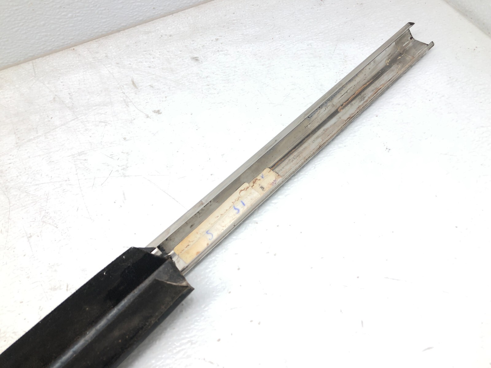 2014-2018 BENTLEY FLYING SPUR RIGHT PASS REAR DOOR WINDOW BELT MOLDING TRIM OEM