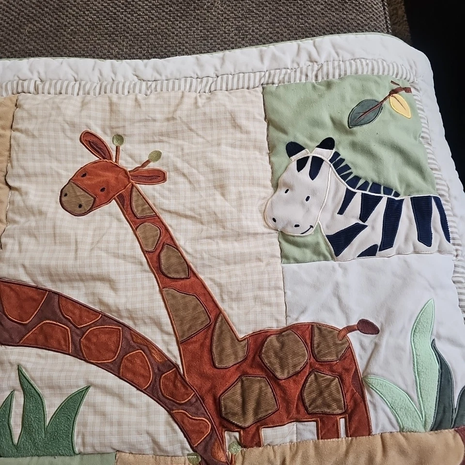 Детское стеганое одеяло/одеяло Kids Line квадраты с животными 35 x 43 дюйма   - Изображение 4 из 4