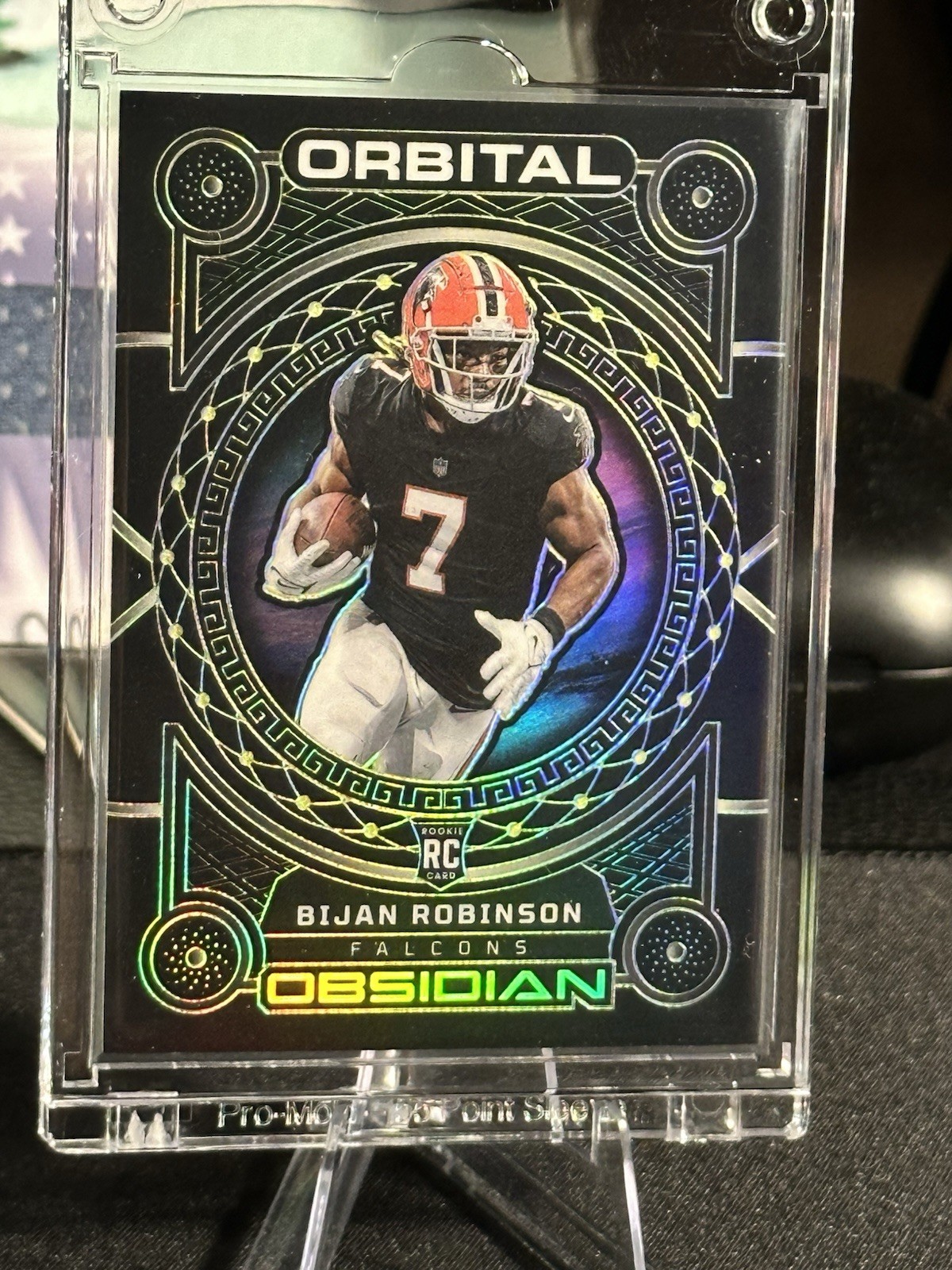 2023 Panini Obsidian - Orbital Bijan Robinson #1 Electric Etch Yellow /25 (RC)