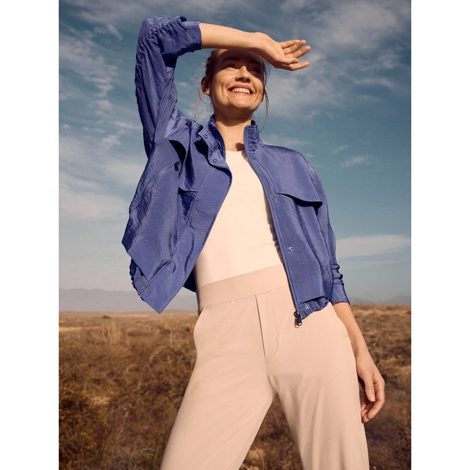 Chaqueta de lluvia Athleta Arrival mediana para mujer Foto 2 de 4