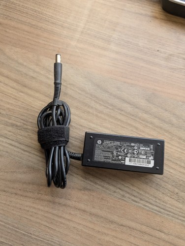 HP PPP009A Netzteil schwarz 18,5V 3,5A 65W für Pavilion 15-E061SR Laptop