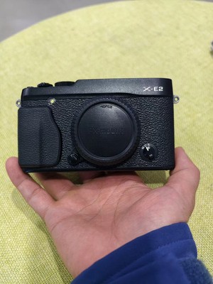 Fujifilm Fuji X-E2 16.3MP CMOS II Mirrorless Digital Camera Body only black