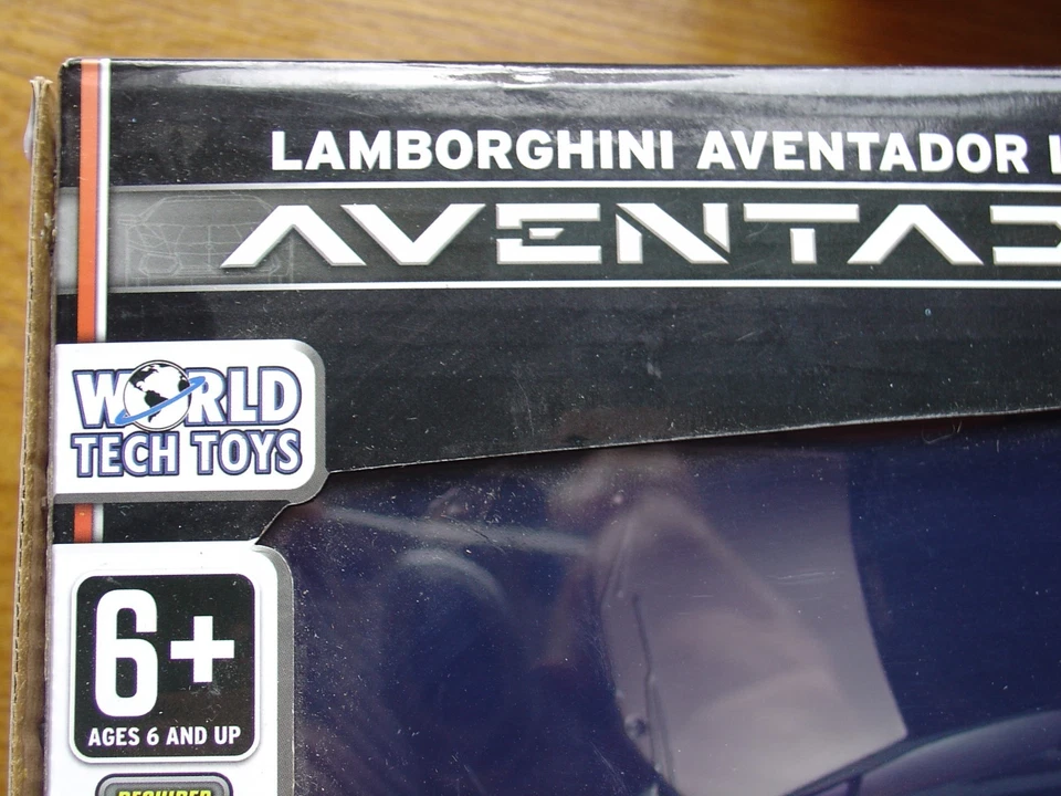 New World Tech Toys Lamborghini Aventador LP 700-4 R/C 1:24 Remote Control Car - Image 4 of 4