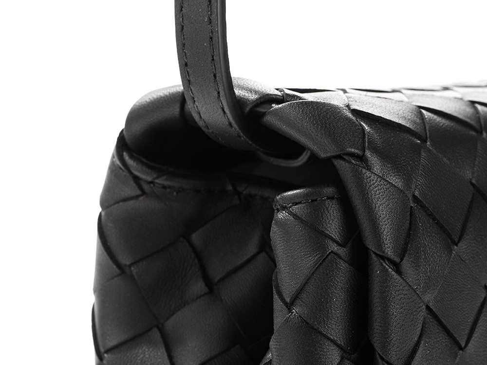 Bottega Veneta 24FW Intrecciato Crossbody Bag 119862728 thumbnail 12