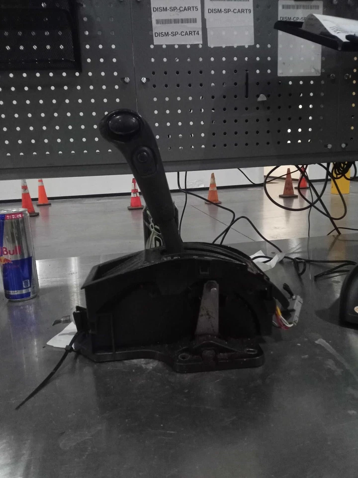 2004 Nissan Pathfinder Automatic Transmission Shift Lever Assembly, 139K Miles — 第 3/4 张图片