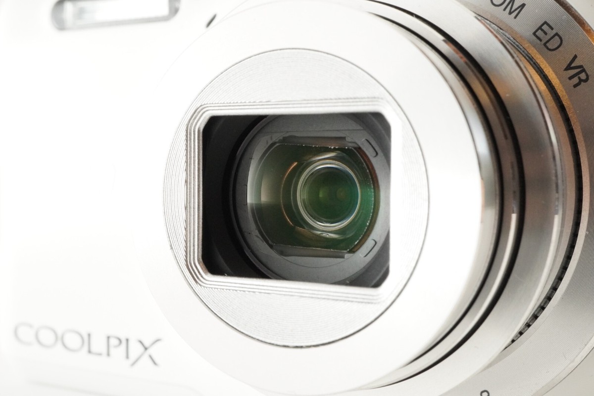 Nikon COOLPIX S6600 White & 4GB SDHC Card Digital Camera Nikon COOLPIX S6600 White & 4GB SDHC Card Digital Camera